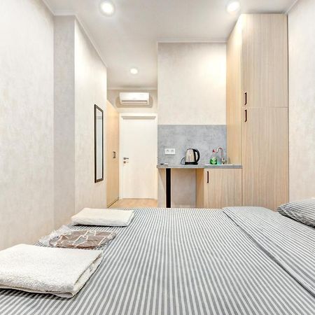 1 Room Apartment Near National Circus Киев Екстериор снимка