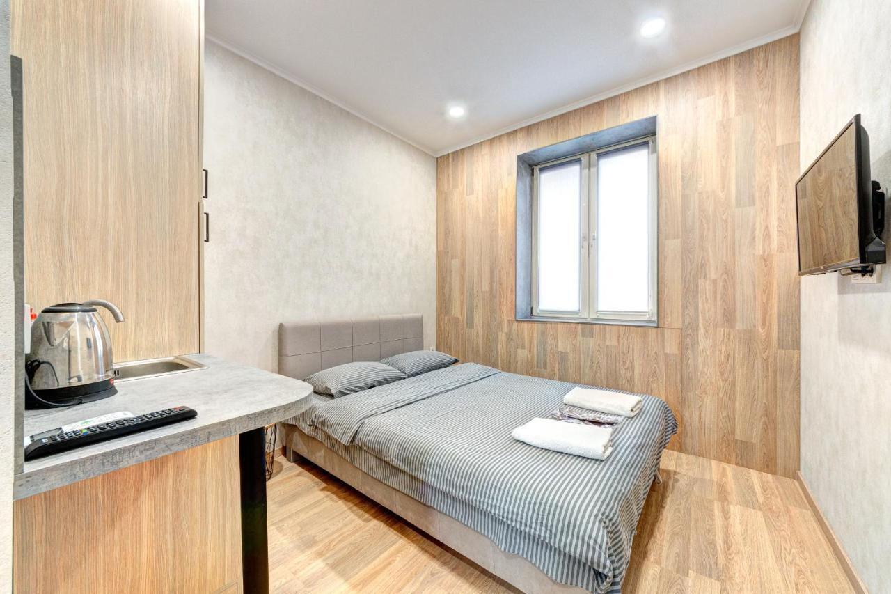 1 Room Apartment Near National Circus Киев Екстериор снимка